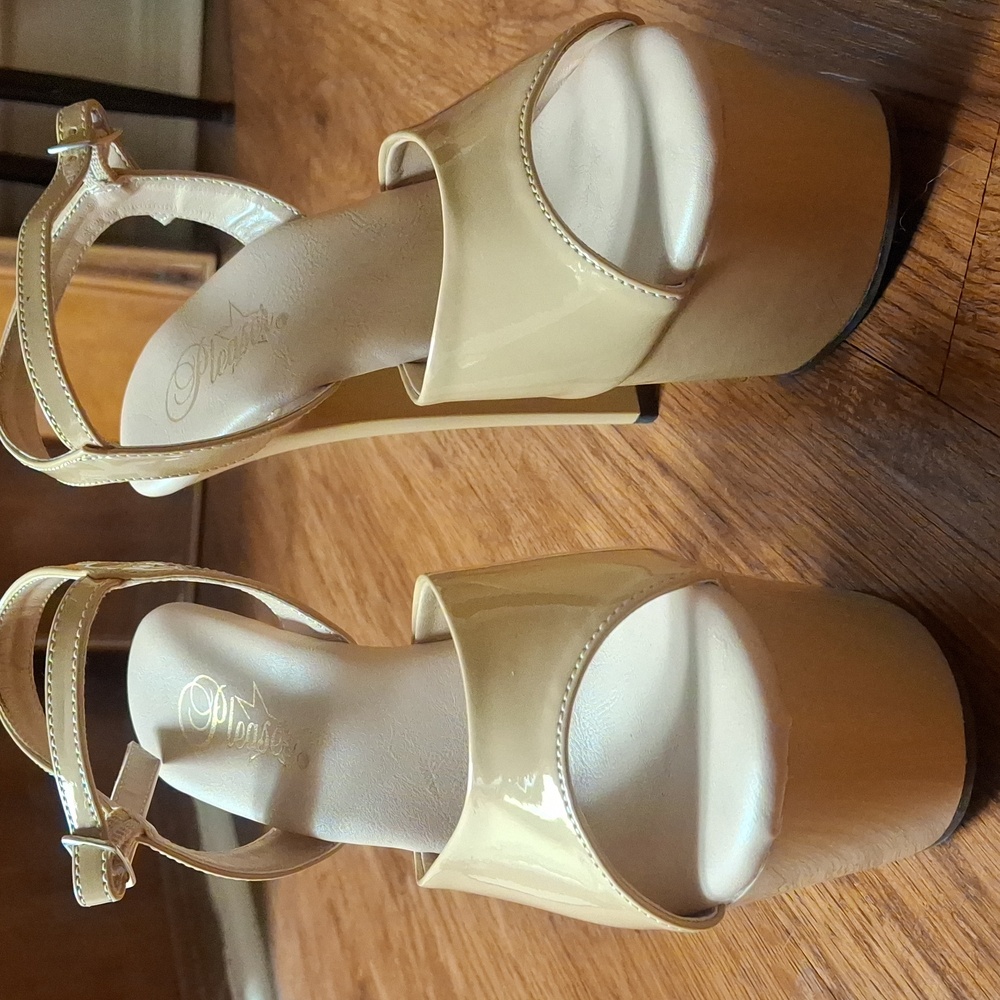 Pleaser Aspire 609 Beige